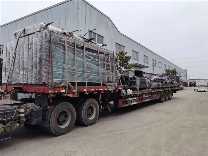 梅州公交候車亭裝車發(fā)貨